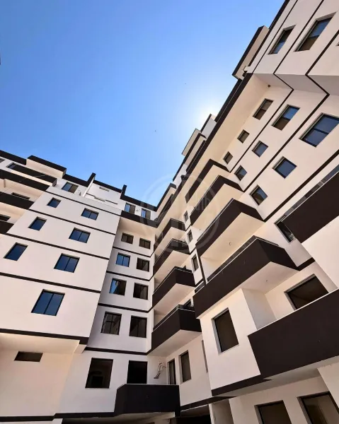 🏡 Apartament 1+1 + Garazh për Shitje në Golem