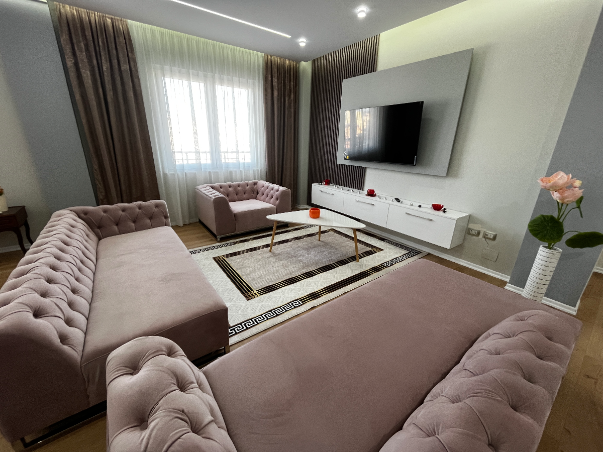 Apartament 3+1+2+2 Ballkone tek Markata, Durres