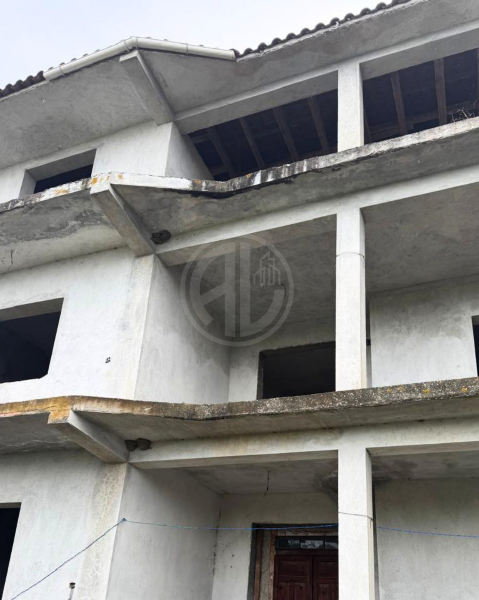 Vilë 3 kateshe në Spitallë - Image 3