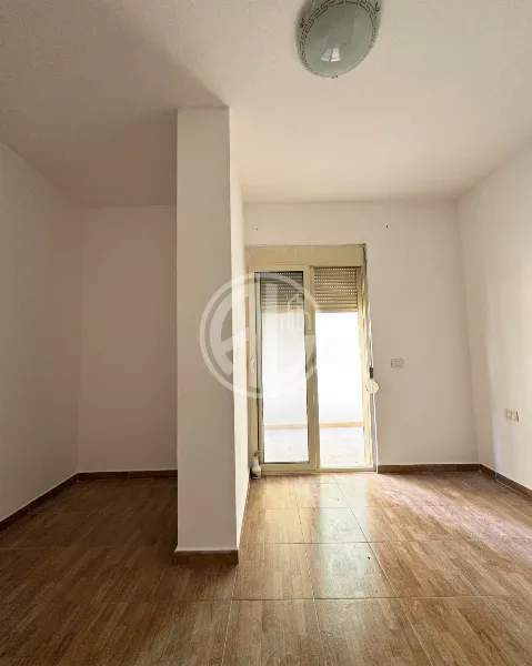 Apartament 2+1+2 prane Ish Rajonit, Durres - Image 2