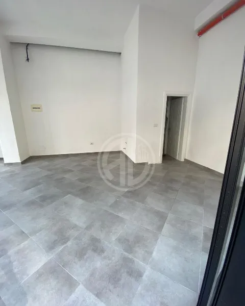 Business premises for rent opposite "Dy Gjelat" school - Image 2