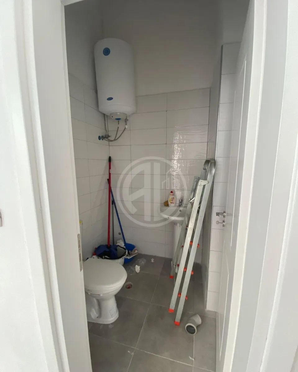 Business premises for rent opposite "Dy Gjelat" school