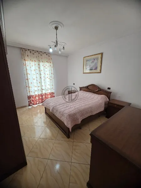 Apartament 2+1 per qera ne katin e dyte te nje Vile prane Stadiumit - Image 2