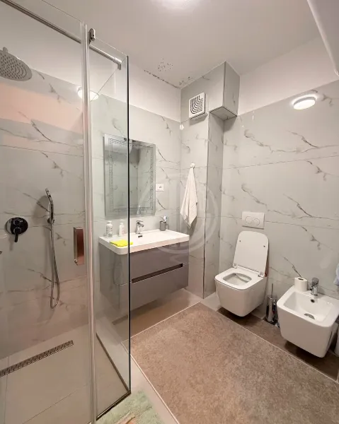 Apartament 1+1 prane Spitalit Rajonal Durres - Image 3