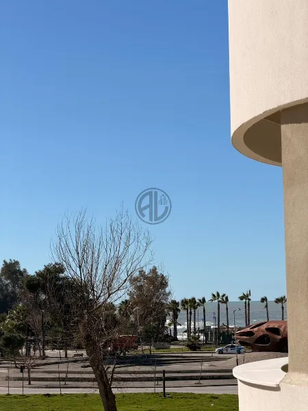 Apartament 1+1 me pamje deti tek Capiten Coast, Golem