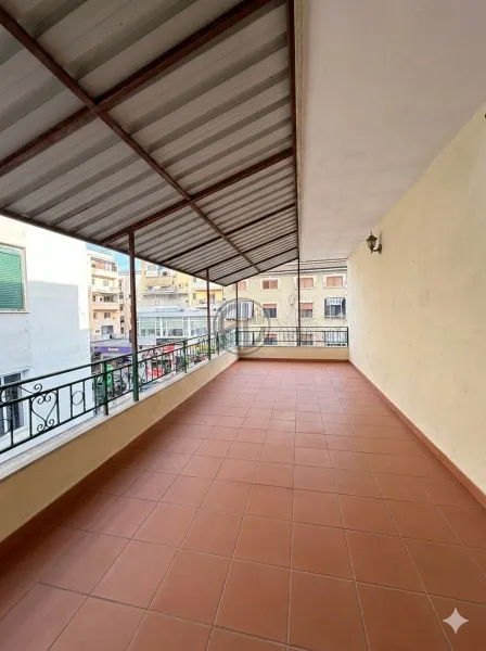 Ambient biznesi në pozicion strategjik – rrugë kryesore pranë Drejtorisë së Policisë - Image 2