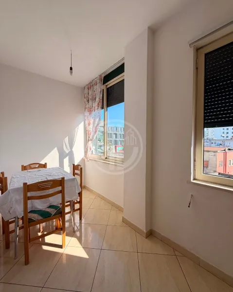 Apartament 2+1+2 me Qira – Qendër, pranë Flag Ship - Image 3