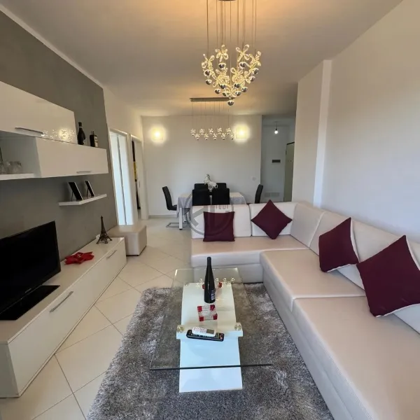 Shitet Apartament 2+1 me pamje deti dhe Garazh te mbyllur 30m2 - Image 3