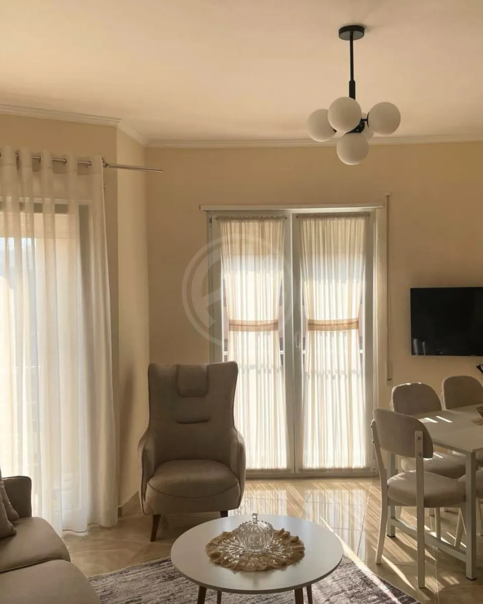 JEPET ME QERA APARTAMENT 2+1 NË QENDËR DURRES