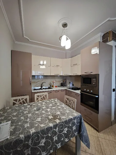 Apartament 2+1 ne katin e 4 prane kishes Ortodokse, ne Durres - Image 2