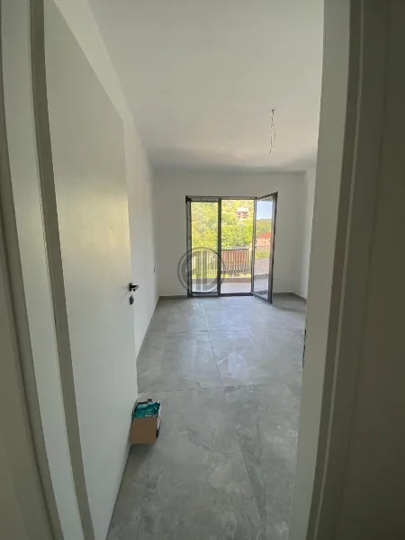 🏡 Shiten apartament në – Golem, Durrës - Image 2