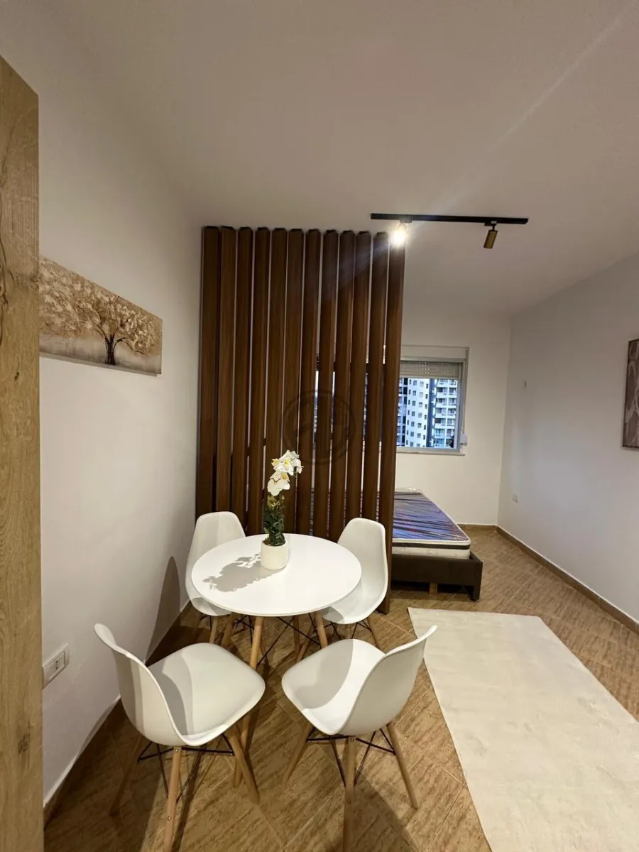 GARSONIERE TEK SHKEMBI I KAVAJES