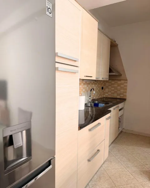 Apartament 1+1 për qira – pranë Pallatit të Sportit - Image 2