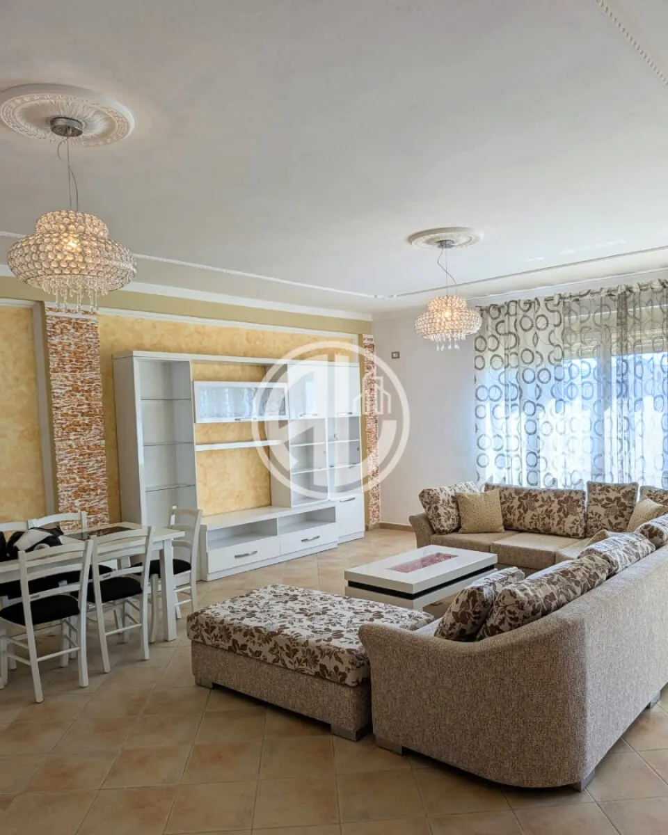 Shitet Apartament 3+1+2 me Verandë për Qira pranë Stadiumit, Durres – I Rinovuar dhe i Mobiluar Rishtazi.