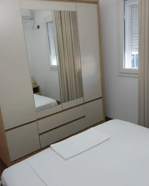 Me Qira – Apartament 1+1 pranë Markates - Image 3