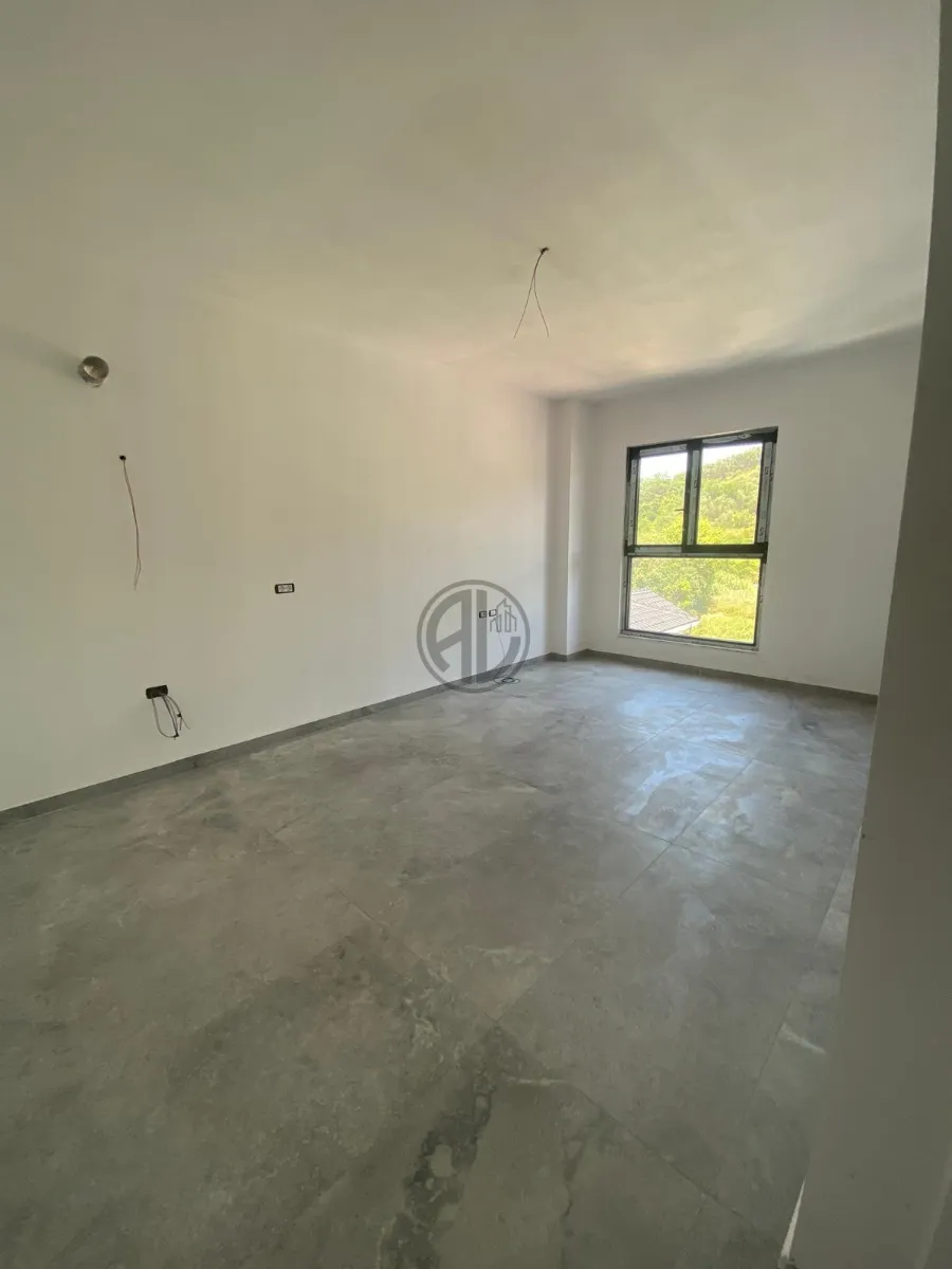 🏡 Shiten apartament në – Golem, Durrës