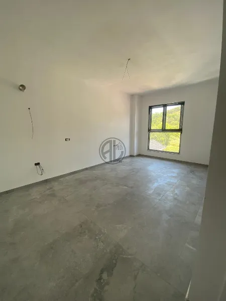 🏡 Shiten apartament në – Golem, Durrës