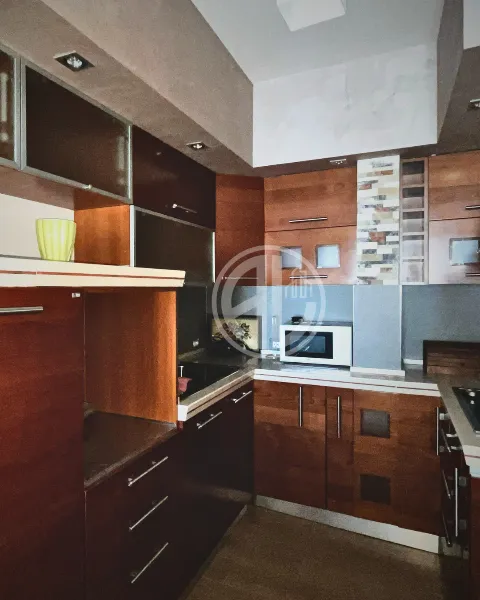 Apartament 1+1 Perballe stacionit te Trenit - Image 2