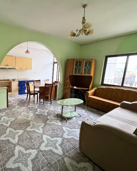 Apartament 1+1 për Shitje – Zona e Maternitetit, Durrës