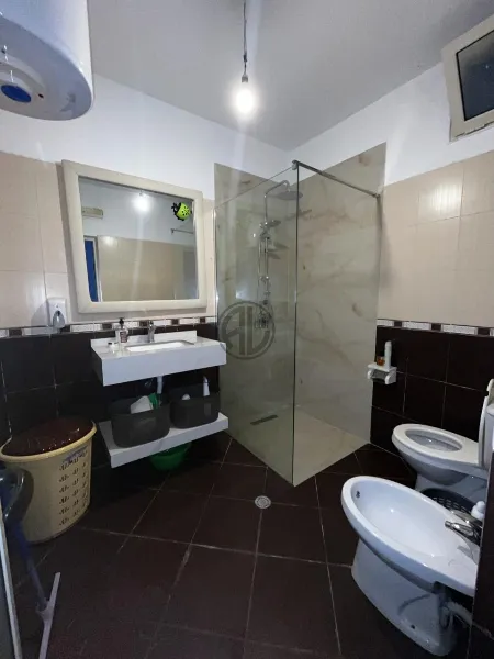 Shiten 2 Apartamente 1+1 të Mobiluara tek Shkëmbi i Kavajës - Image 3