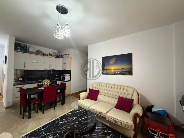 Apartament 1+1 për Shitje – Shkëmbi i Kavajës, pranë Coloseut - Image 3