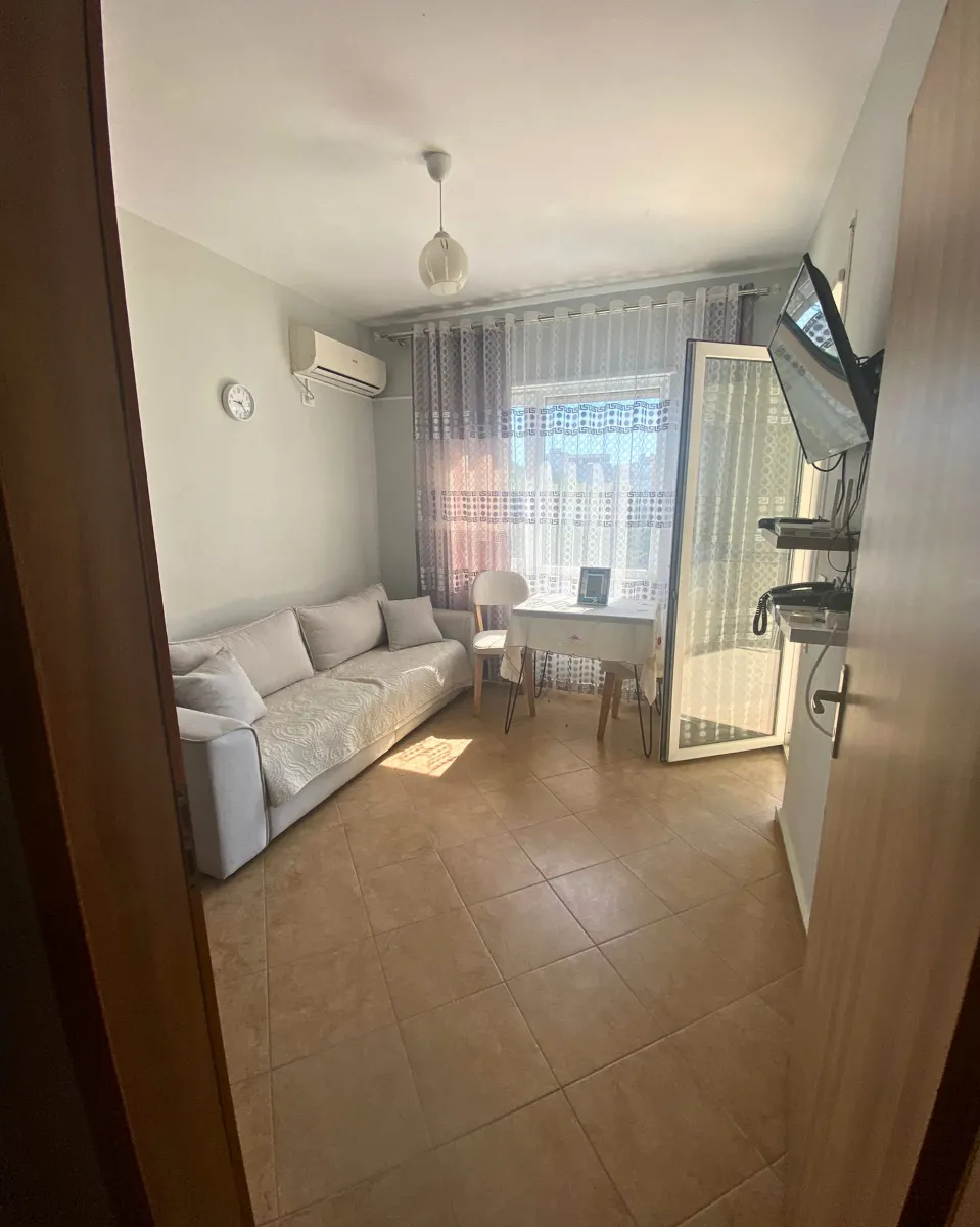 🏡 Apartament 1+1+ Garazh  për Shitje , kompleks me pishine  -Mali i robit