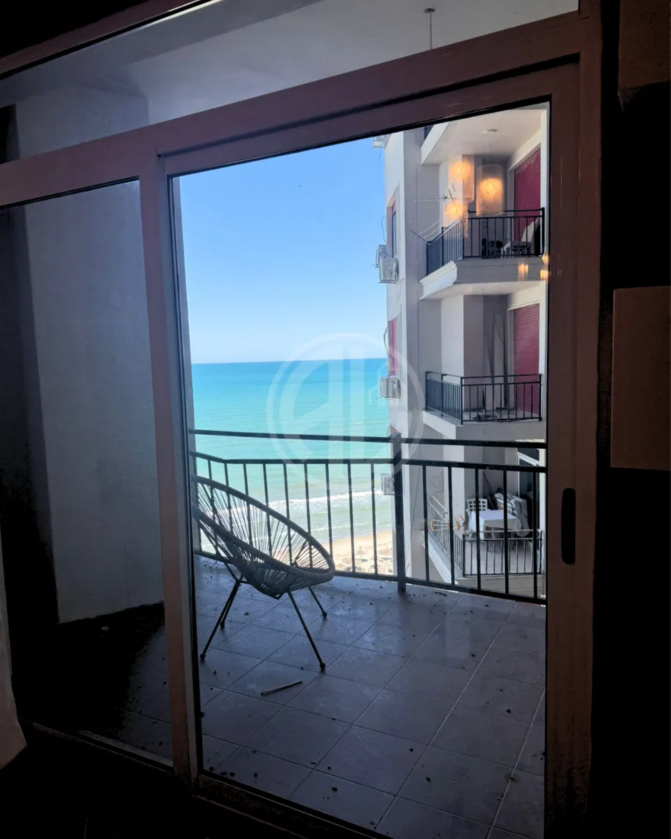Shitet Apartament 1+1 me Pamje Deti Golem