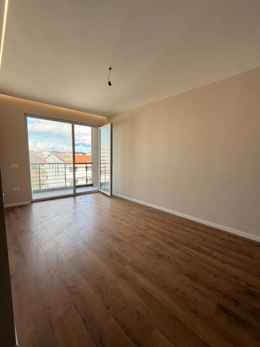 Apartament 1+1 – Golem me Post Parkimi