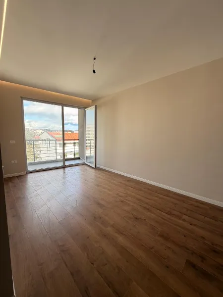 Apartament 1+1 – Golem me Post Parkimi