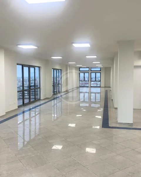 AMBIENT BIZNESI ME QIRA – HYRJA E DURRËSIT