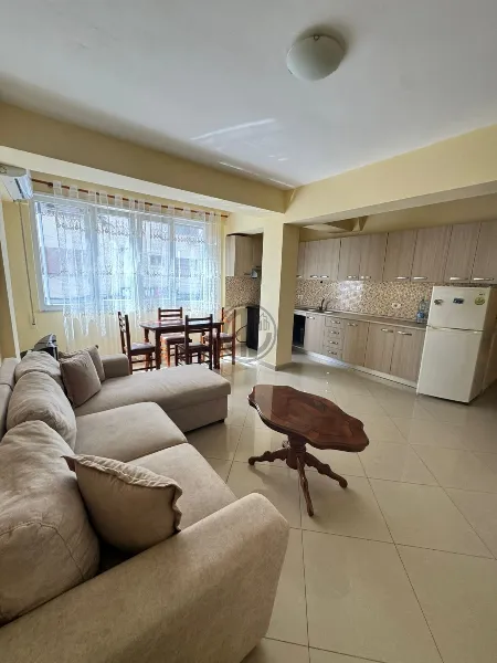 Për shitje apartament 1+1 prane Markates