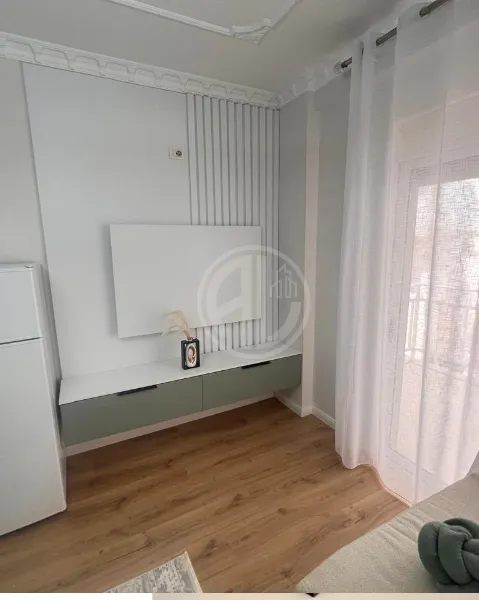 Shitet Apartament 1+1 i Sapomobiluar – Golem, Rruga Viena - Image 3