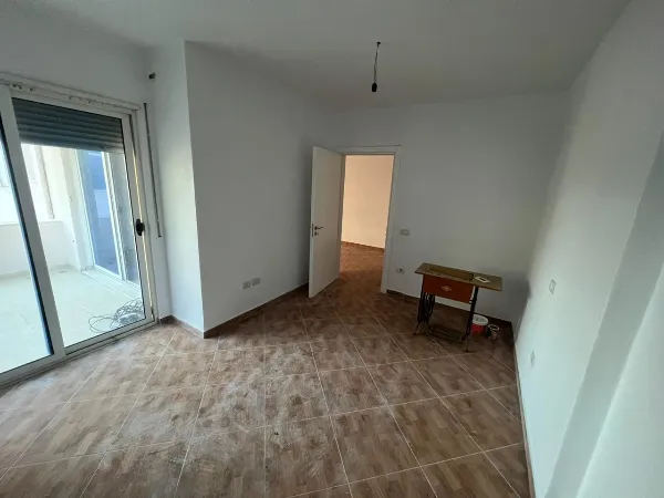 Apartament 2+1 për Shitje – Plazh, përballë Florida - Image 2