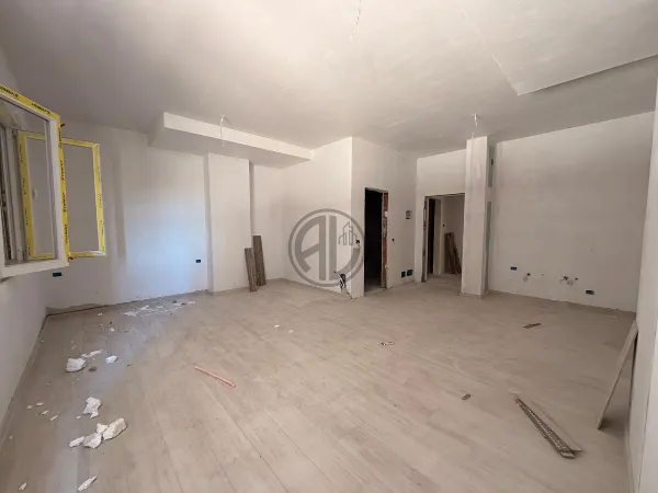 Garsoniere tek Capiten Coast, Golem - Image 2