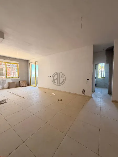 Apartament 1+1 me ballkon dhe pamje deti tek Capiten Coast, Golem - Image 3