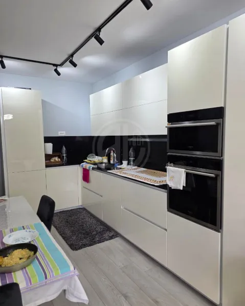 Shitet Apartament 2+1 – 90 m² – Pranë Spitalit, Durrës - Image 2