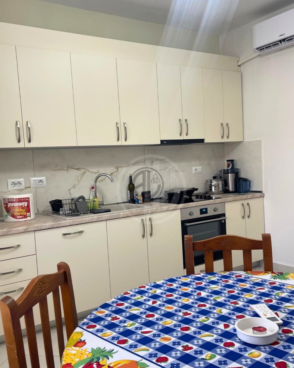 Apartament me qera
