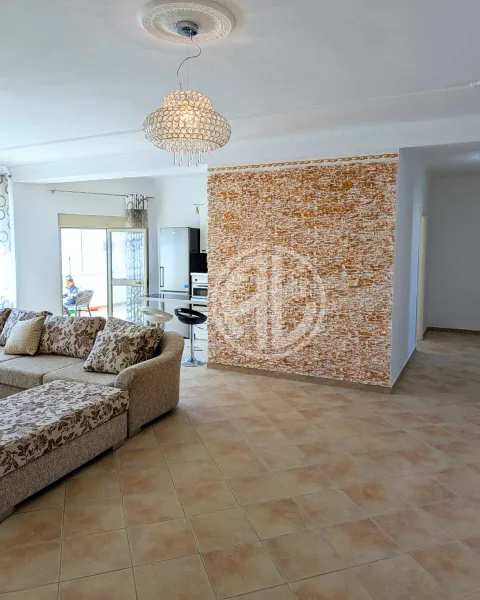 Shitet Apartament 3+1+2 me Verandë për Shitje pranë Stadiumit, Durres – I Rinovuar dhe i Mobiluar Rishtazi - Image 3