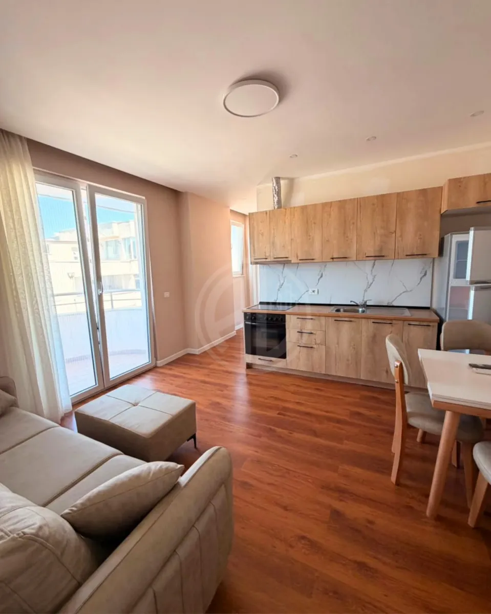 Apartament 1+1 për Qira – Plazh, Durrës 