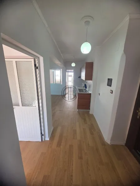 Apartament 2+1 me Ballkon prane Spitalit Rajonal Durres - Image 2