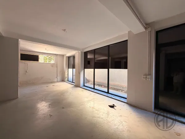 🏡 Ambient Biznesi për Shitje – Pranë Muzeumit të Dëshmorve Durrës