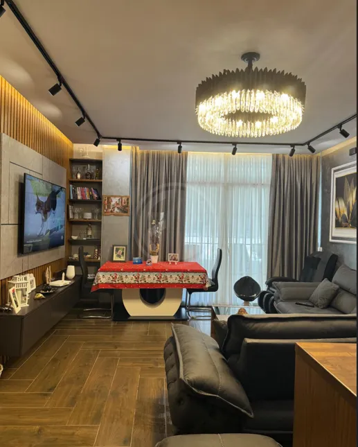 Apartament  2+1 me qera — Rruga e Portit