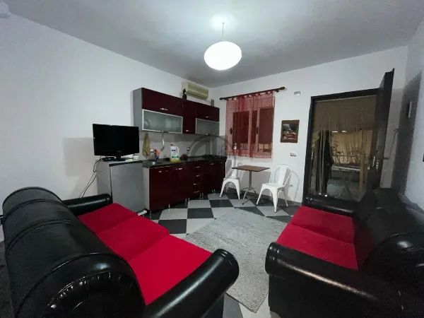 Shiten 2 Apartamente 1+1 të Mobiluara tek Shkëmbi i Kavajës - Image 2