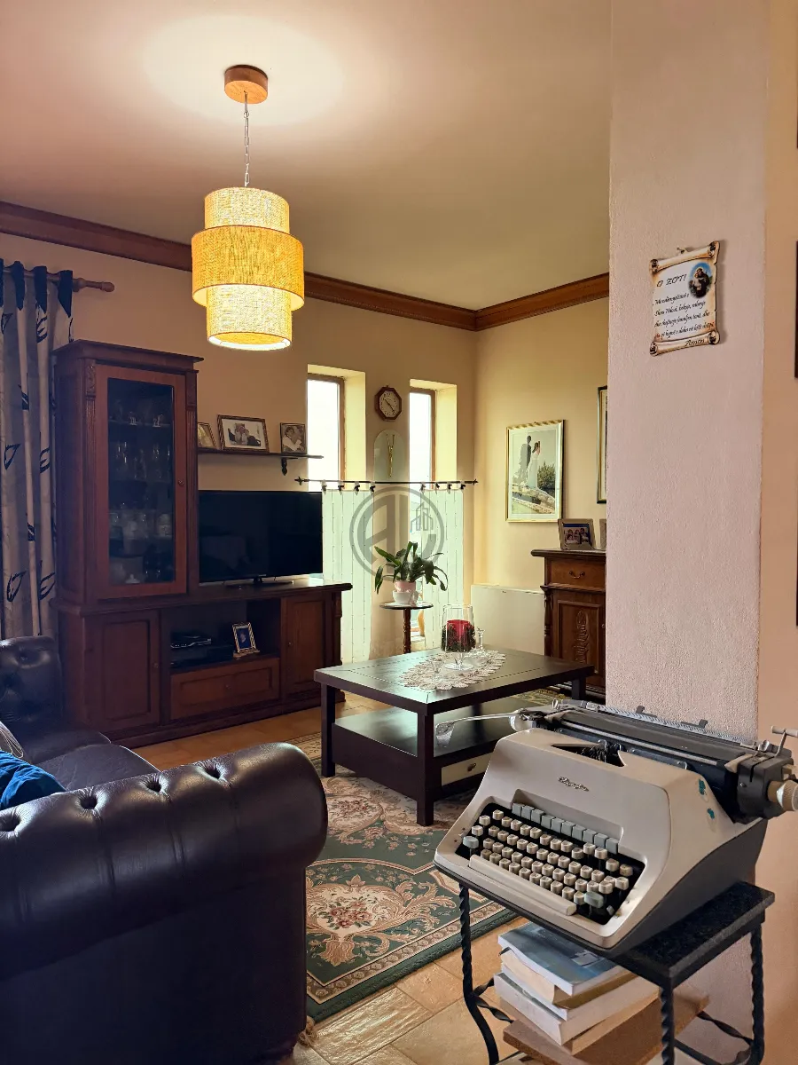 Shitet Vilë 3-Katëshe me 1533 m2 Truall  – Kavajë, Rruga Dytësore