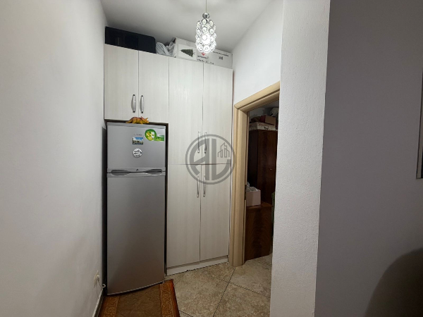 Apartament 1+1 për Shitje – Shkëmbi i Kavajës, pranë Coloseut - Image 2