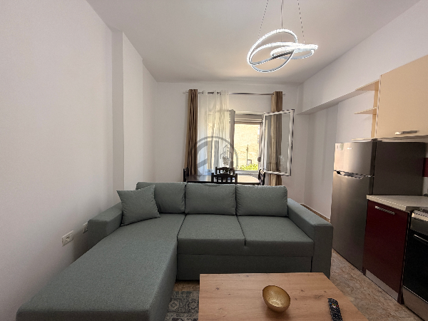 Shitet Apartament 1+1 në Plazh tek Rrota e Kuqe, Durrës - Image 2