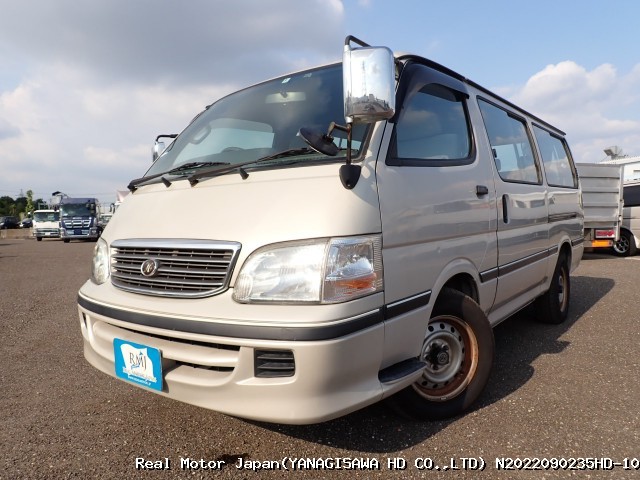 2002 TOYOTA HIACE
