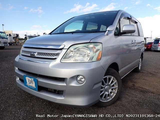 2005 TOYOTA NOAH
