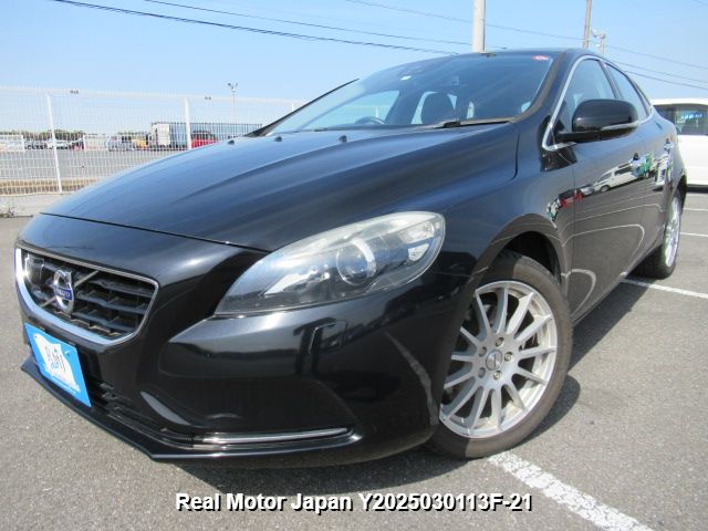 2014 VOLVO V40