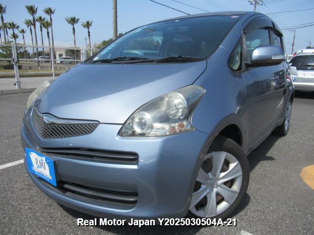 2010 TOYOTA RACTIS